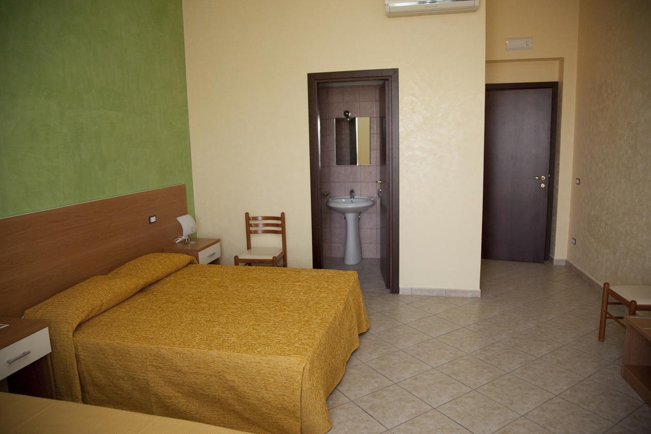 부테라 Il Portico Dei Normanni B&B 외부 사진
