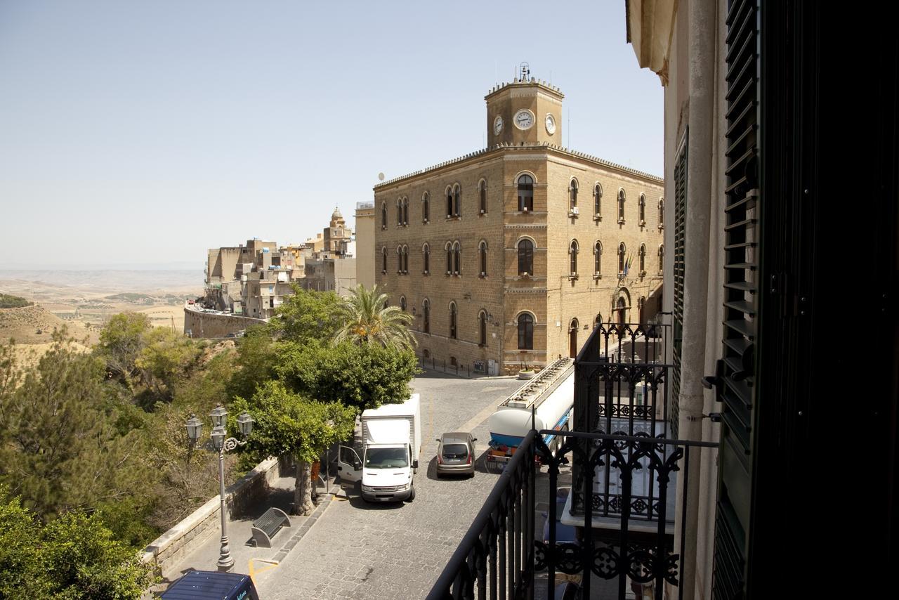 부테라 Il Portico Dei Normanni B&B 외부 사진