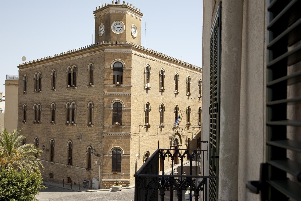 부테라 Il Portico Dei Normanni B&B 외부 사진